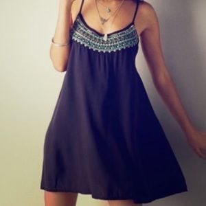 AMERICAN EAGLE EMBROIDERED BLACK SHIFT DRESS